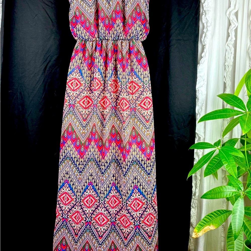 Elegant Patterned Maxi Dress